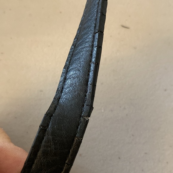 Olivia & Joy, Black faux leather purse, lots of compartments - Picture 13 of 16